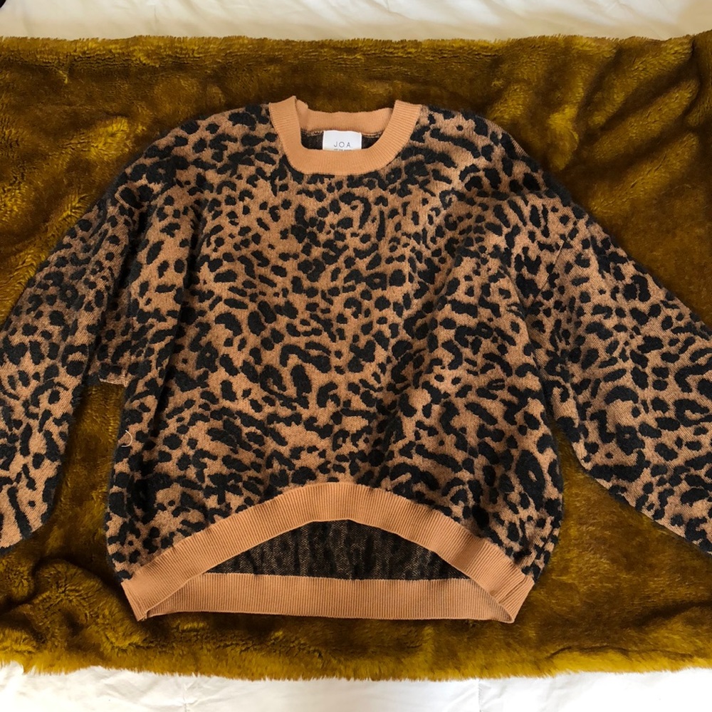 J.O.A cheetah print sweater